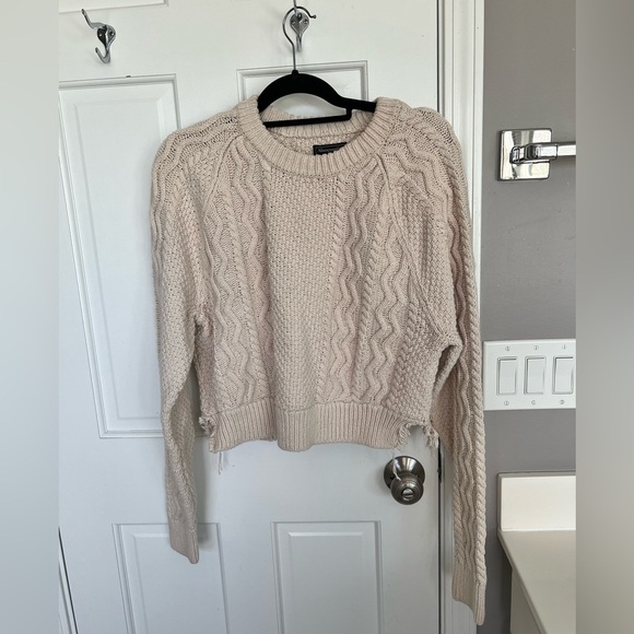 Abercrombie & Fitch Sweaters - Abercrombie Cropped Cotton Sweater